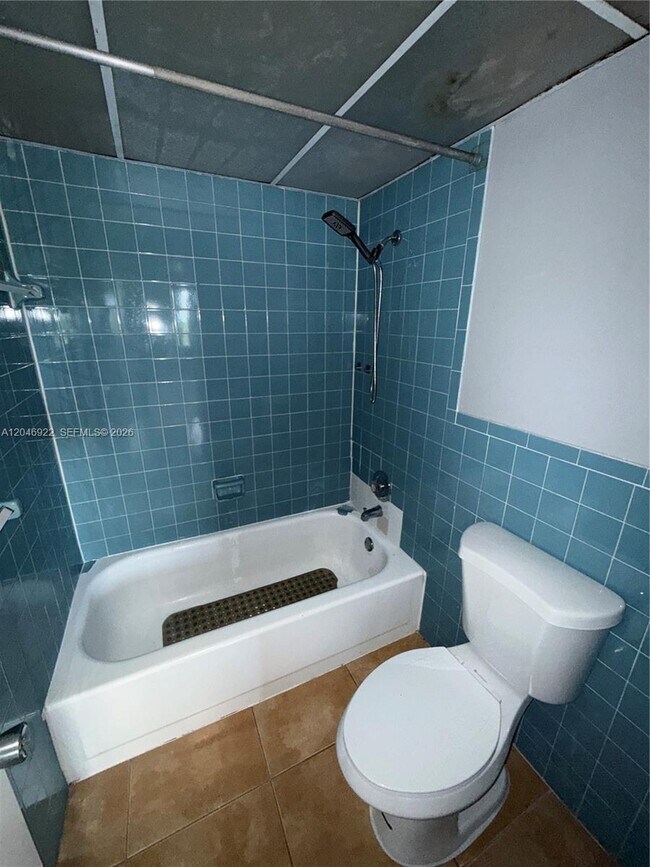 Building Photo - 6960 Miami Gardens Dr