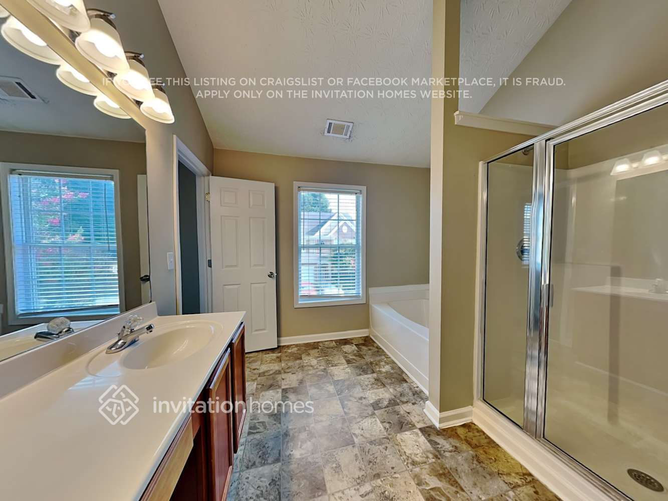 Building Photo - 1509 Park Grove Dr