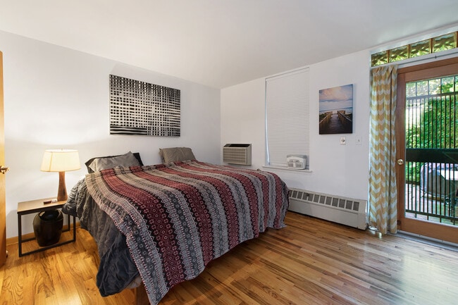 Building Photo - 115 W 130th St