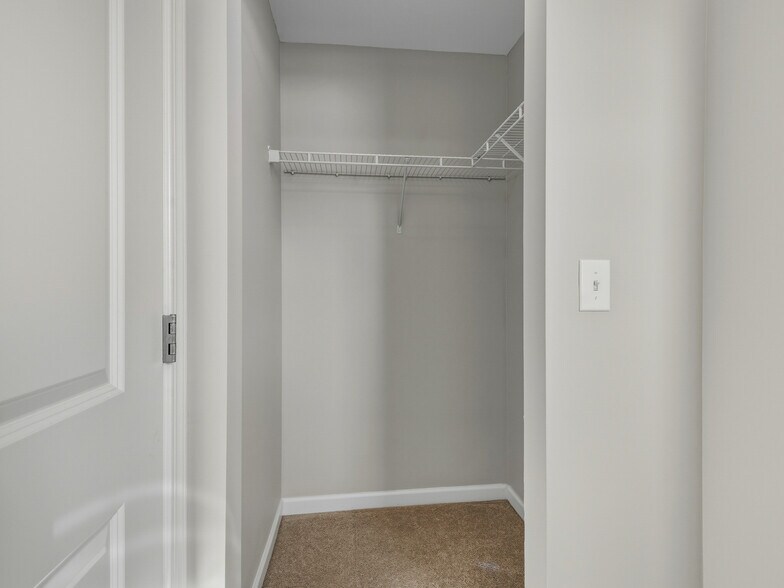 Building Photo - 608 Cahill Ln