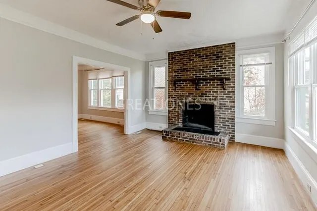 Building Photo - 808 3rd St SE