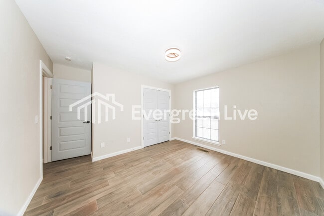 Building Photo - 14411 Autumn Dr