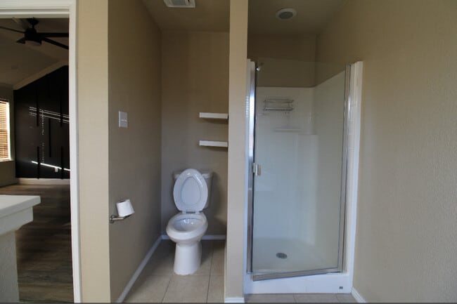 Building Photo - 1405 Meadowlark Ln