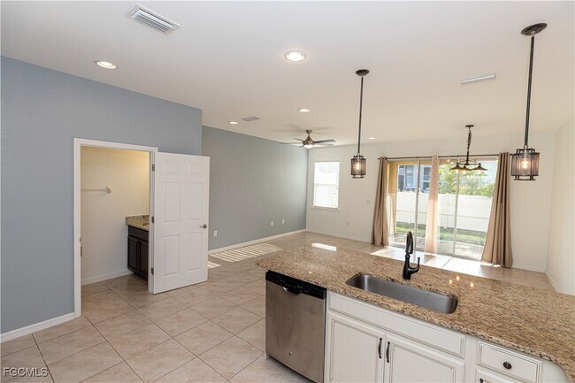 Building Photo - 3770 Tilbor Circle