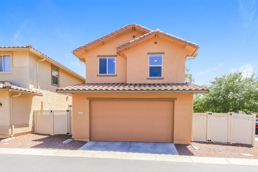 Building Photo - 899 S Pheasant Dr
