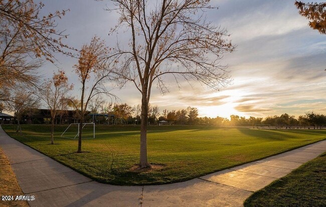 Building Photo - 4757 E Waterman St