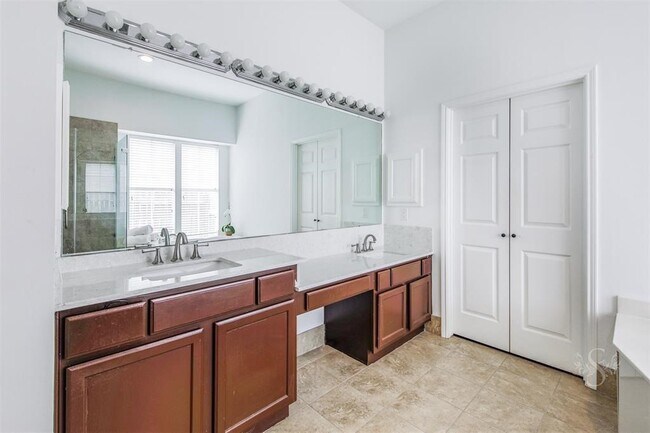 Building Photo - 2211 Merrill Hills Cir
