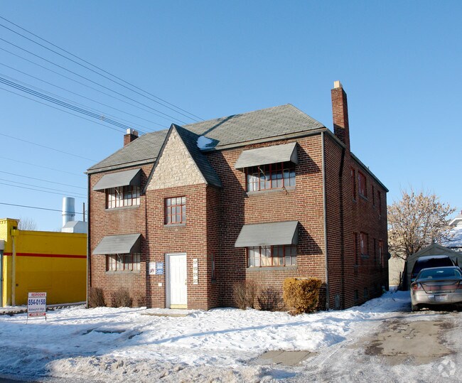 Primary Photo - 21-23 N Eureka Ave