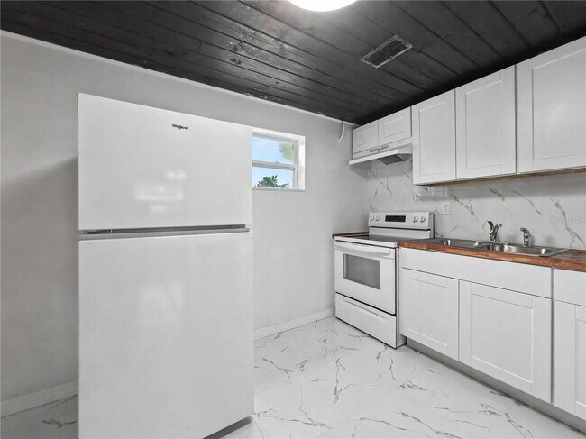 Building Photo - 2848 Harwood St