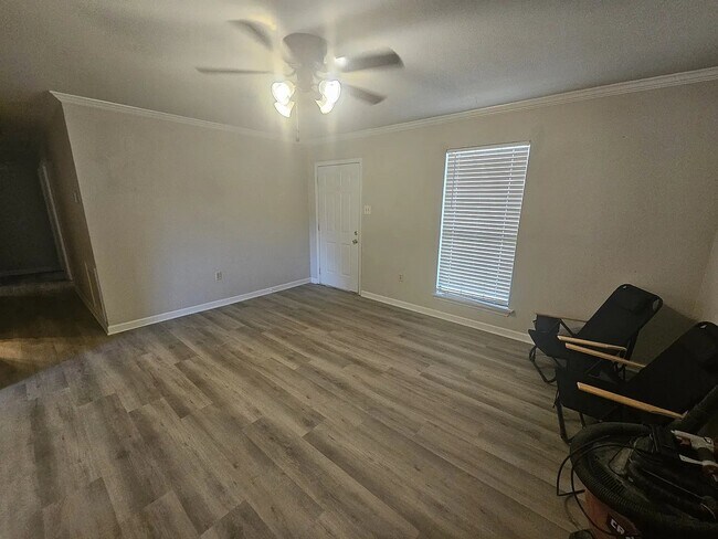 Building Photo - 27619 Gaylord South Rd