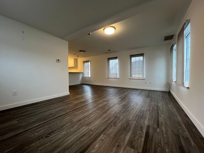 Building Photo - 3109 Hancock Ave