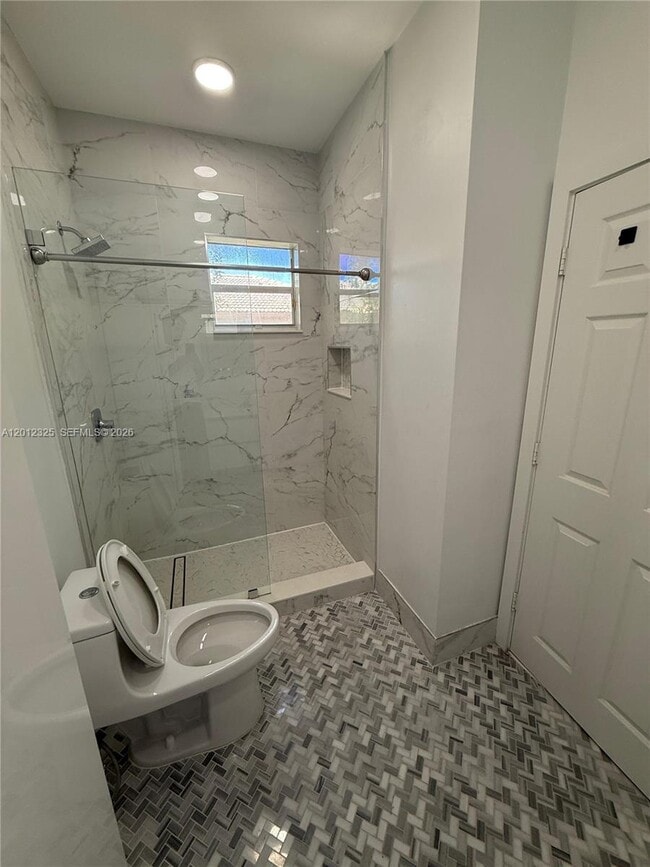Building Photo - 721 NW 170th Terrace