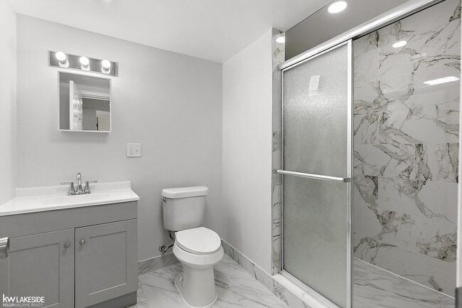 Building Photo - 46267 Terrace Dr