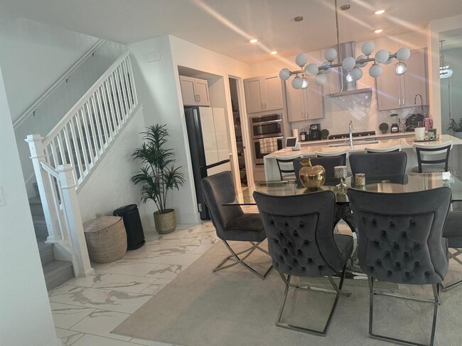 Building Photo - 14966 Lebeau Lp