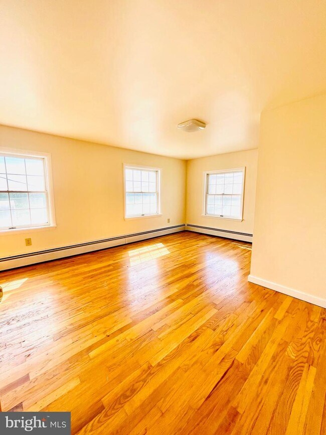 Building Photo - 288 Oxford Rd