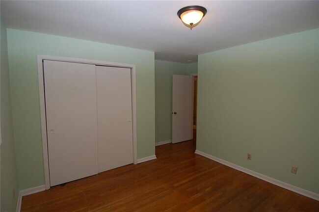 Building Photo - 3922 Safari Ct
