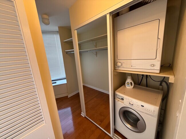 Building Photo - 155 N Harbor Dr