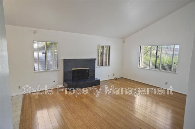 Building Photo - 3063 Glennel Ave