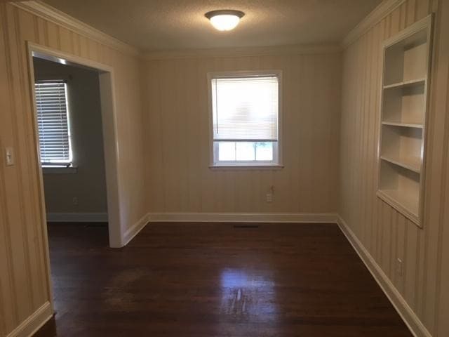 Building Photo - 2401 Hilltop Dr