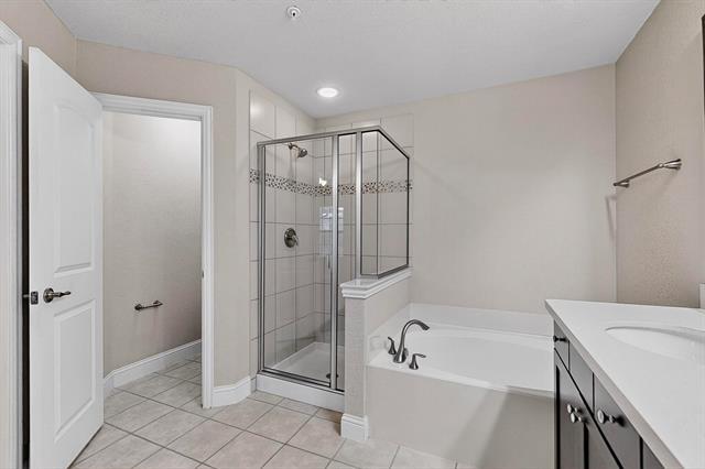 Building Photo - 2584 Jackson Dr