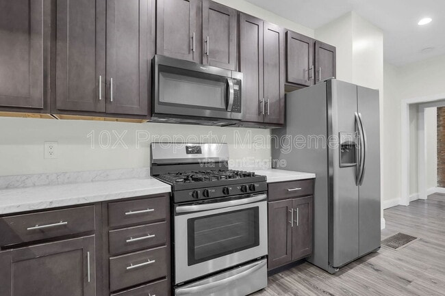 Building Photo - 907 Scott St