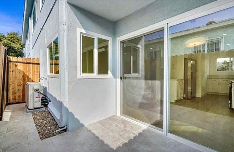 Building Photo - 2915 Hauser Blvd