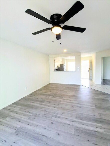 Building Photo - 500 Tiki Dr