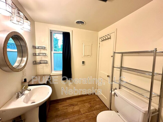 Building Photo - 2046 N 69th St