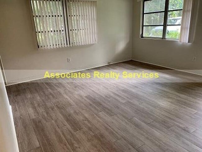 Building Photo - Adams &amp; Federici-911 &amp; 913