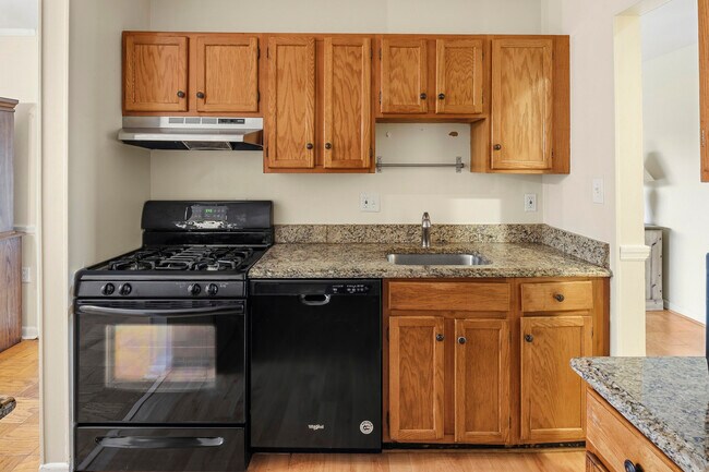 Building Photo - 5019 Green Mountain Cir
