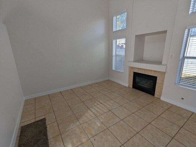 Building Photo - 7233 Pinon Crest Ct