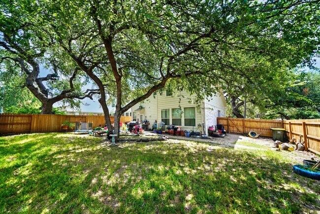 Building Photo - Spacious 3-Bedroom Home in Jonas Woods wit...