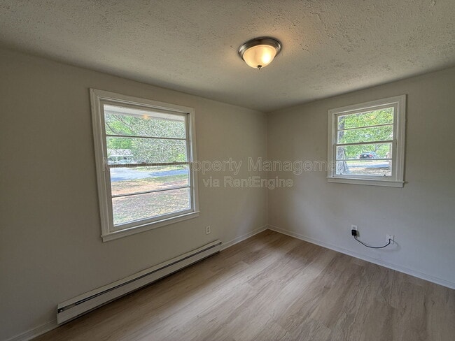 Building Photo - 7258 Twin Cedars Dr