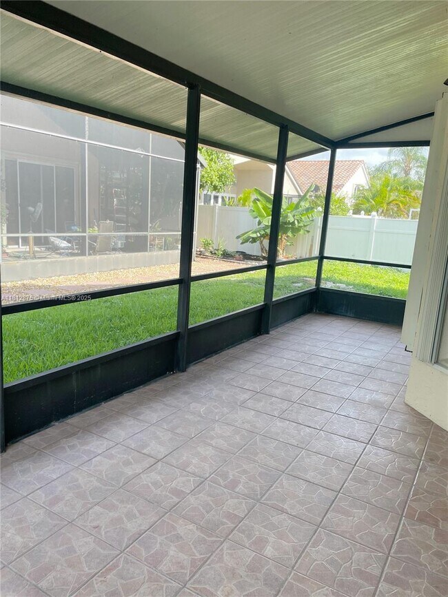 Building Photo - 1320 NW 185th Ave