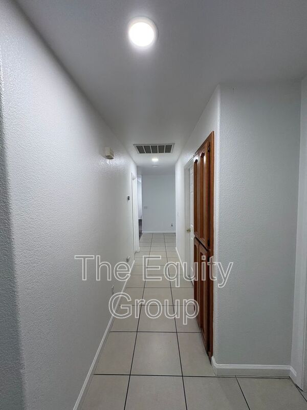 Building Photo - 3908 S Dans St