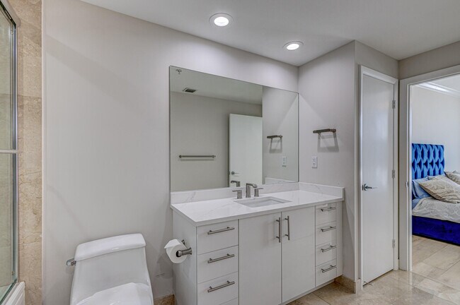Building Photo - 550 Okeechobee Blvd