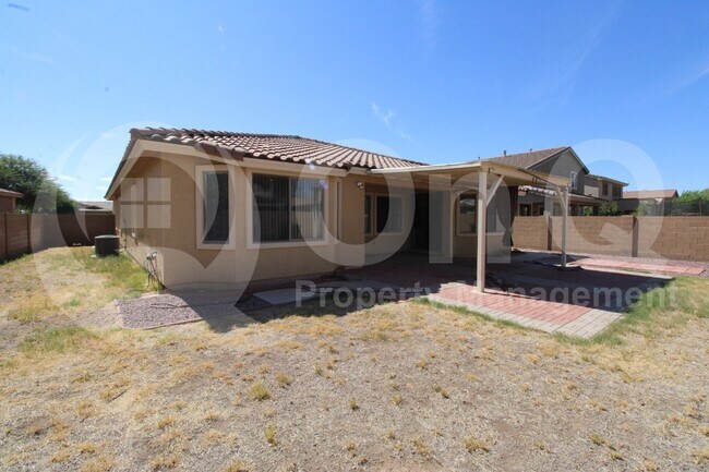 Building Photo - 2568 E San Rafael Trail