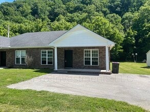 Building Photo - 146 Henry Rd