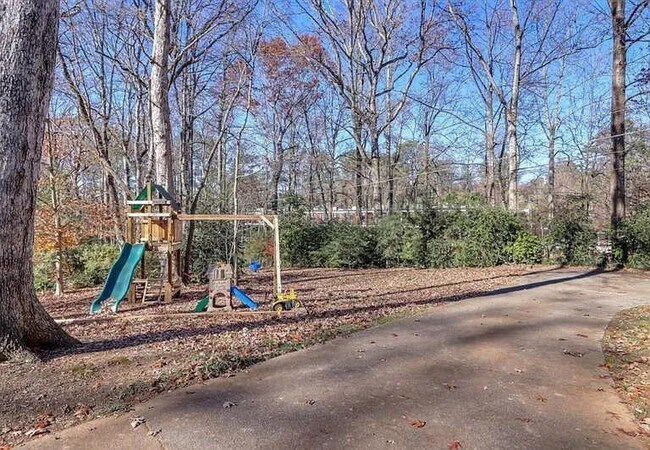 Building Photo - 555 Greenland Rd NE