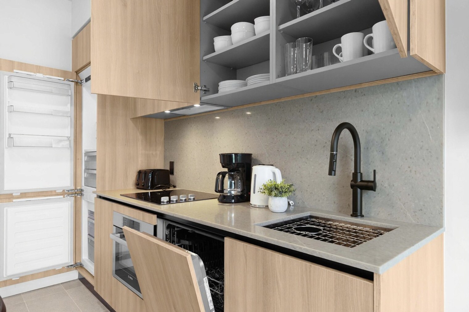 Building Photo - 501 NE 1st Ave