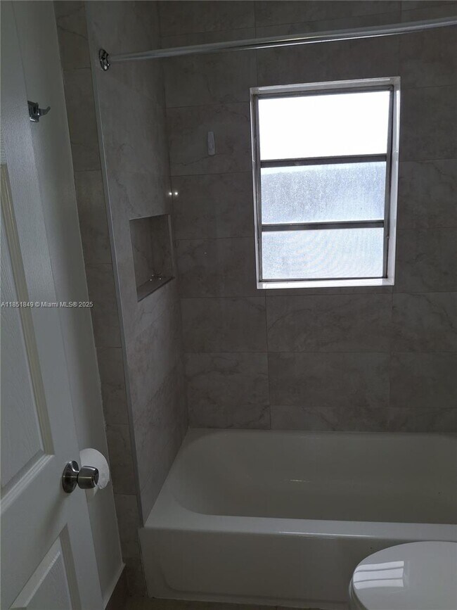 Building Photo - 1260 NW 45th St