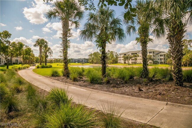 Building Photo - 3964 Bishopwood Ct E