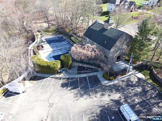 Building Photo - 1120 Hyde Park Ct