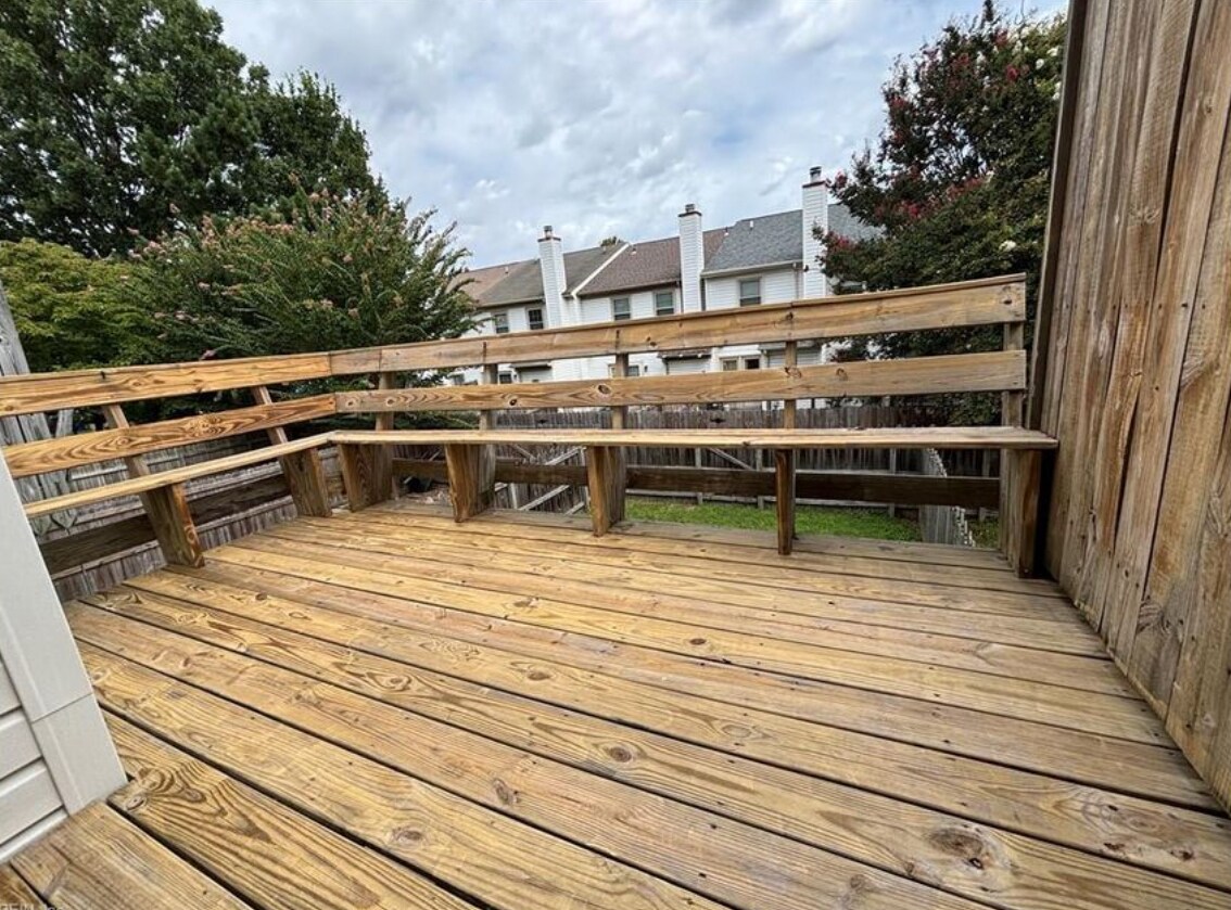 Building Photo - 1508 Brenland Cir