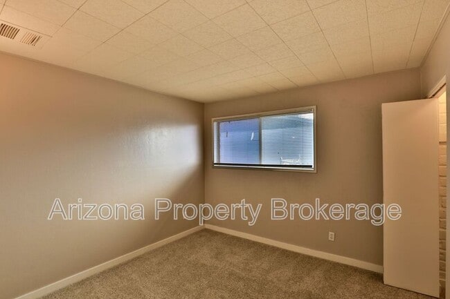 Building Photo - 2237 W Cortez Ave