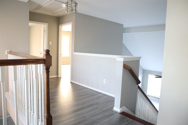 Building Photo - 6802 Claire Brook Dr