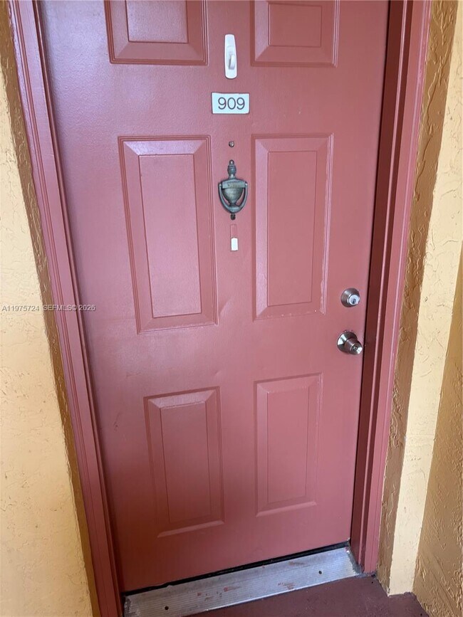 Building Photo - 2200 NW 33rd St