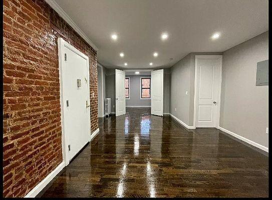 Primary Photo - 3 bedroom in BRONX NY 10463