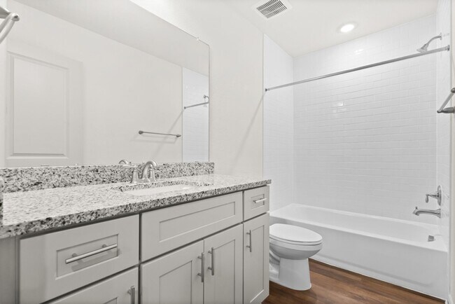 Building Photo - 7620 Magnolia Village