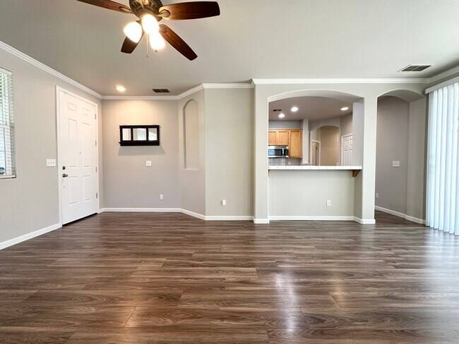 Building Photo - Rosevilles desirable Highland Reserve neighborhood